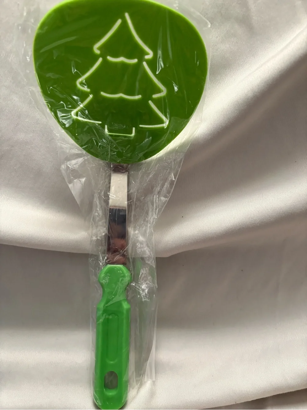 Green Christmas Tree Spatula - Home Party Supplies